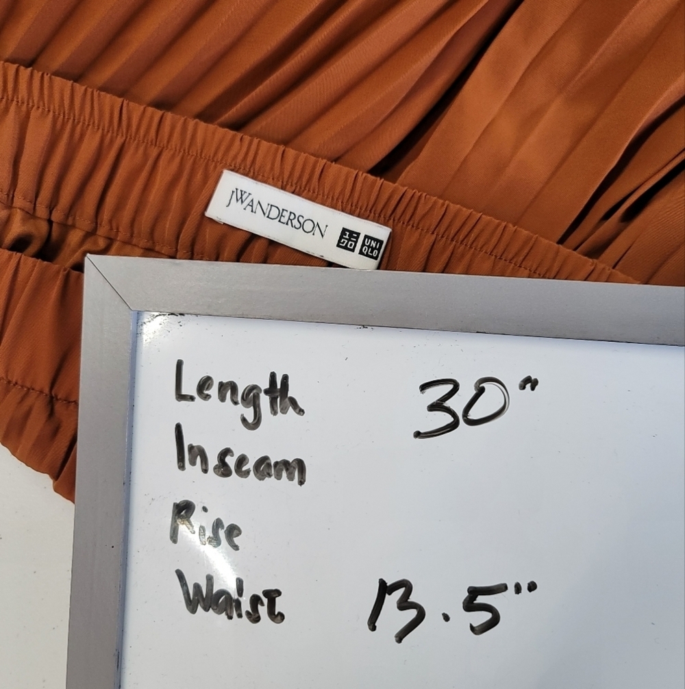 JW Anderson x uniqlo Pleated asymmetrical mid length skirt - Picture 4 of 4